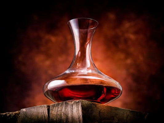Wie man Wein richtig dekantiert - Bisschen Mehr