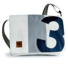 Laden Sie das Bild in den Galerie-Viewer, 360Grad Barkasse maritime Segeltuchtasche  -  Messenger Bag mit Laptopfach für 15&quot;
