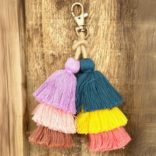 Laden Sie das Bild in den Galerie-Viewer, BOHO Tassel Bag Charm Anhänger Quasten für Tasche oder Schlüssel
