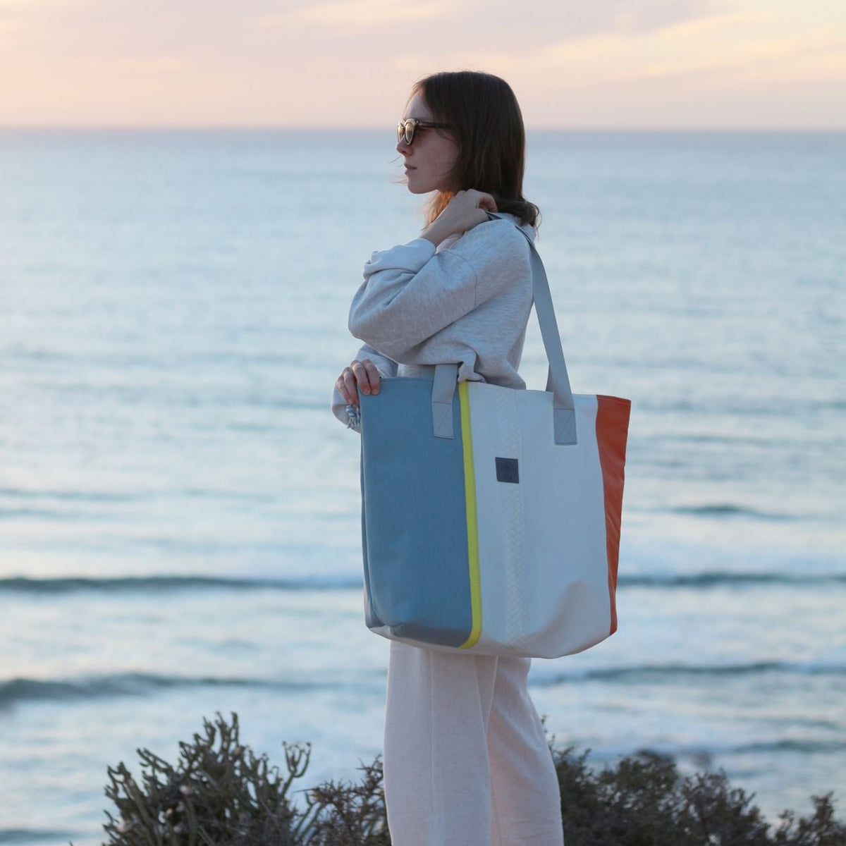 360° Tote Bag „Retro Surf“ – Limited Edition